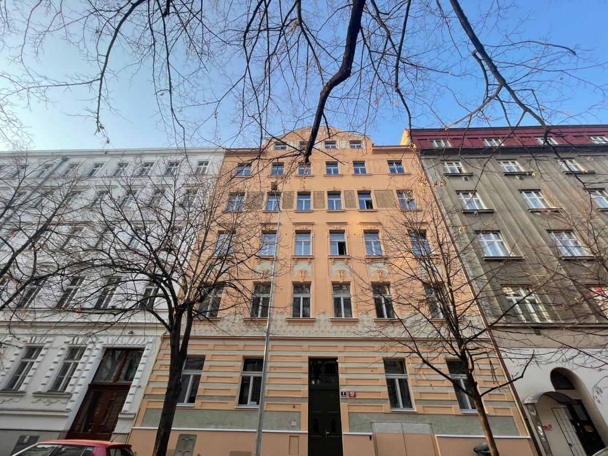 Hidden Art Boutique Residence By Dwellfort Praga Exterior foto
